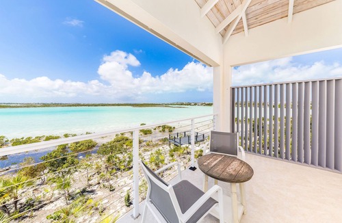 Cooper Jack Bay Settlement Villa | Tropical Waterfront Cooper Jack Bay Villa