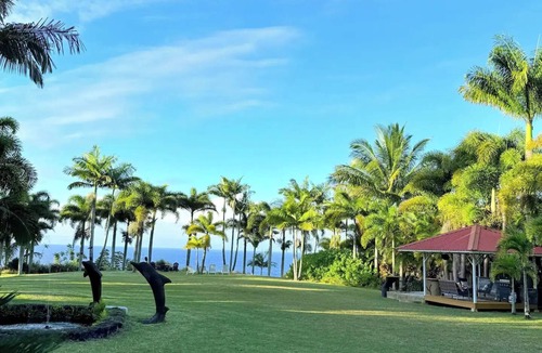 Pepeekeo Apartment | Tropical 1BR Hideaway w/Balcony near surf Beaches