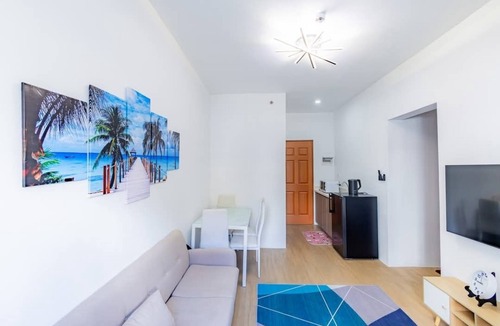 Maribago Condo | Tropical 2BR with pool Pets OK and Walk to near famous beach spot in mactan