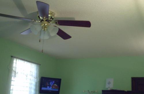 Douglas Apartment | Tropical Apartment with private patio, Walk to Beaches, Shops and Cafes
