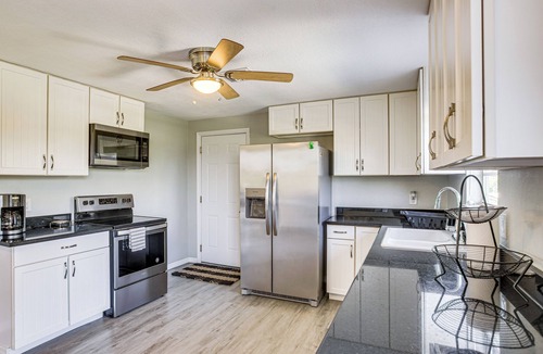 Englewood South House | Tropical Bayfront Escape w/Heated Pool & Dock!