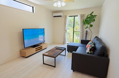 Ginowan Apartment | Tropical Beach Vacation House