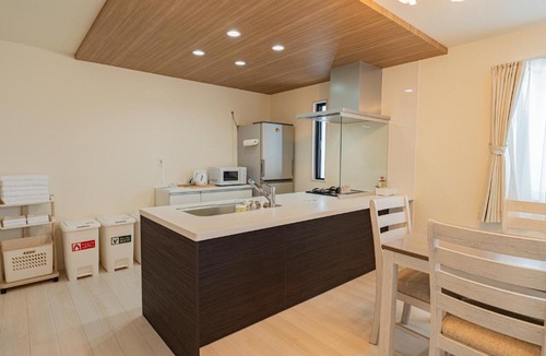 Ginowan Apartment | Tropical Beach Vacation House