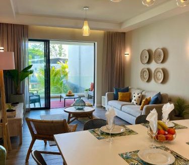 Belle Mare Apartment | Tropical beachfront apartment