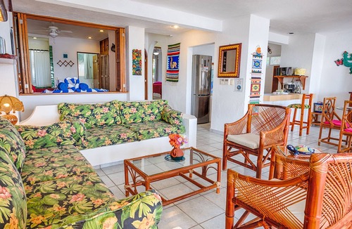 Akumal Condo | Tropical beachfront condo! AC, swimming pool!