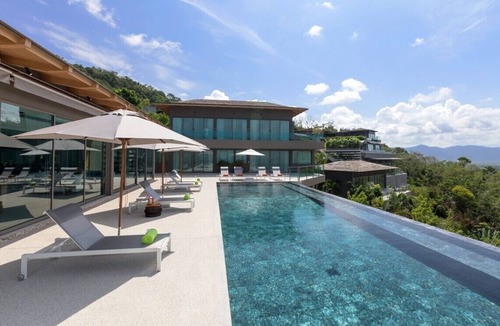 Choeng Thale Villa | Tropical Castle Villa Phuket