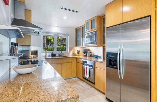 Biscayne Park Villa | Tropical Dream Villa in Miami w/Pool