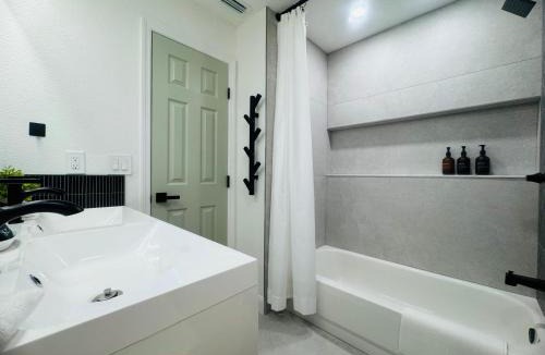 Seffner Community Alliance House | Tropical escape Pool Garden & Patio Near Tampa