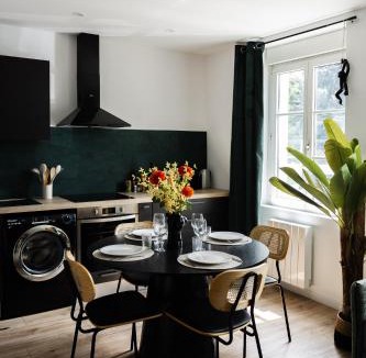 Mulhouse Apartment | Tropical
