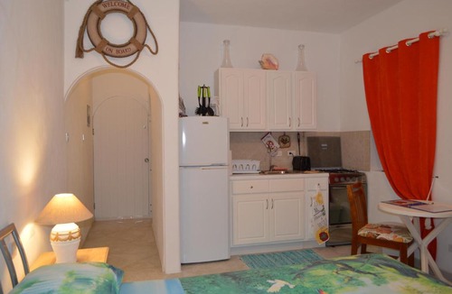 Silver Sands Apartment | Tropical Gecko Studio - Sweet Jewel Apartments