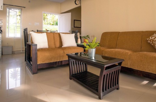 Munroe Island Cottage | Tropical Haven - 1BR Lakefront AC Cottage with lake access & hammock