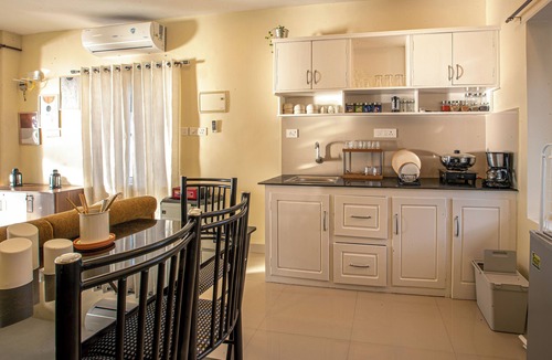 Munroe Island Cottage | Tropical Haven - 1BR Lakefront AC Cottage with lake access & hammock