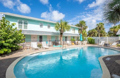 Flagler Beach Condo | Tropical Hideaway in Downtown Flagler Beach