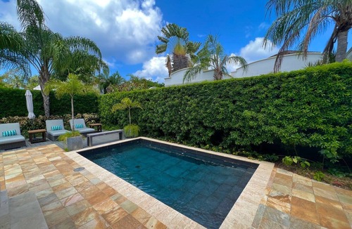 Mullins Villa | Tropical Holiday Rental Villa - Villatre