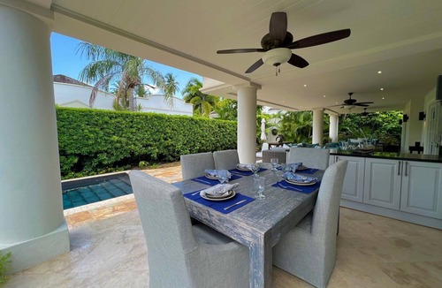 Mullins Villa | Tropical Holiday Rental Villa - Villatre