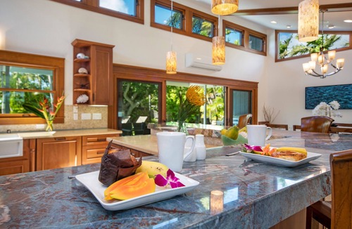 Eastern Honolulu House | Tropical Home w/Pool, Yard, Outdoor Lanai for Entertaining & A/C. Hale Niuiki