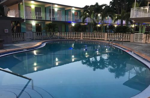 Clearwater Hotel | Tropical Inn & Suites, downtown clearwater