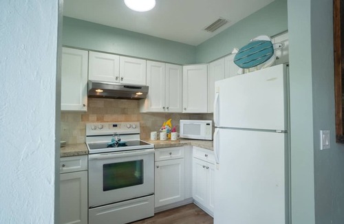 McGregor House | Tropical Mango Grove Stay Whiskey Creek Area
