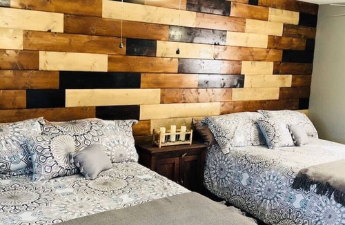 East Mesa House | Tropical Mountain Valley Casita