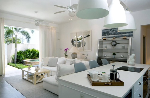 Porters House | Tropical Oasis Near Beach with Pool - Footprints North