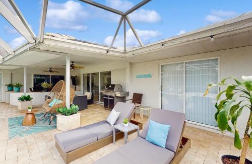 Trailer Estates House | Tropical Oasis