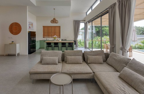 Hin Hong Villa | Tropical Peaceful Poolside Retreat