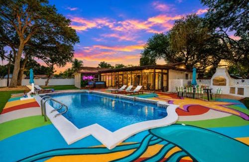 Clearwater House | Tropical pop art getaway w Pool & Game Room