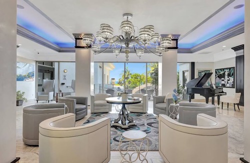 Galt Mile Resort | Tropical Retreat with Pool, Spa & Resort-Style Amenities