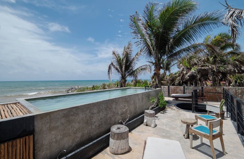 Zona Hotelera House | Tropical Room
