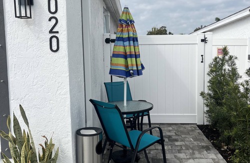 Bradenton Apartment | Tropical Sea, Private Studio.Near IMG and Beaches!