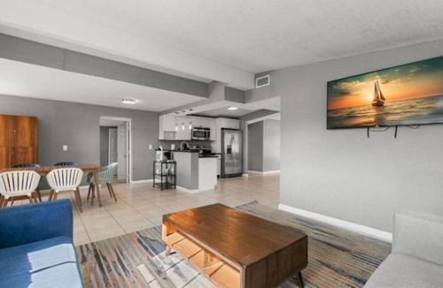 Tampa House | Tropical Serenity | Poolside Paradise