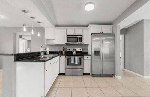 Tampa House | Tropical Serenity | Poolside Paradise