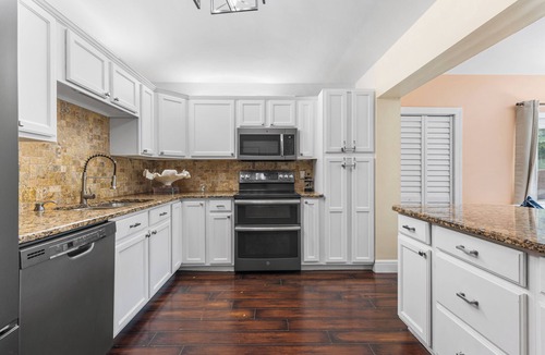 Boynton Beach Villa | Tropical Spa Escape! Pool/Spa/Sauna WIFI 4Bdrm 8 Min Bch