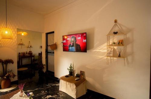 Poliem Apartment | Tropical Studio Balcony Escape Workation by SiyaU