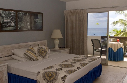 Sunset Crest Apartment | Tropical Sunset Beach Apartment Hotel