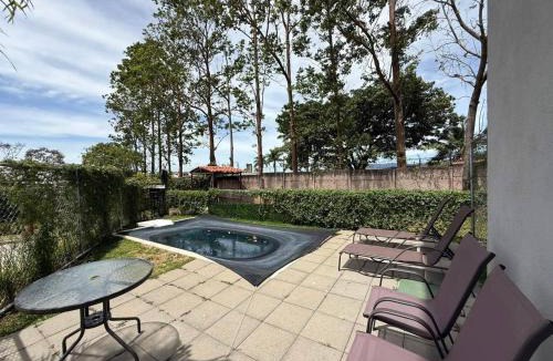 Desamparados Apartment | Tropical Sunshine