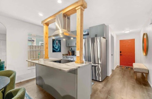 Gulfport House | Tropical Tranquility in Gulfport Arts District