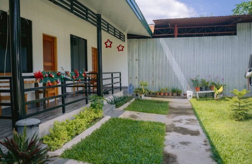 Hinoba-an Apartment | Tropical Tranquility: Unwind in Style at Our Cozy Retreat