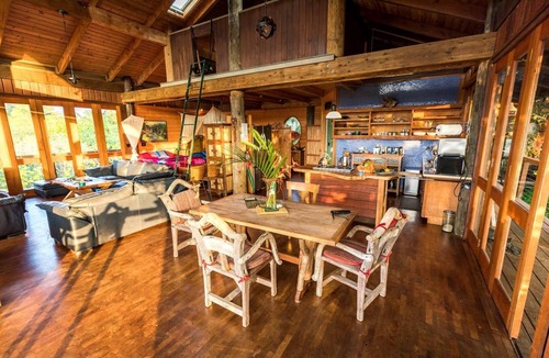 Pauwela House | Tropical Tree House-Style Loft Rental with Ocean Views in Haiku, Hawaii