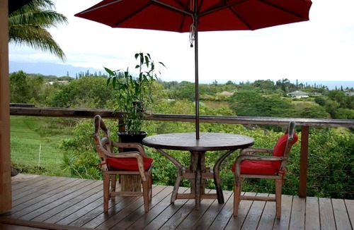 Pauwela House | Tropical Tree House-Style Loft Rental with Ocean Views in Haiku, Hawaii