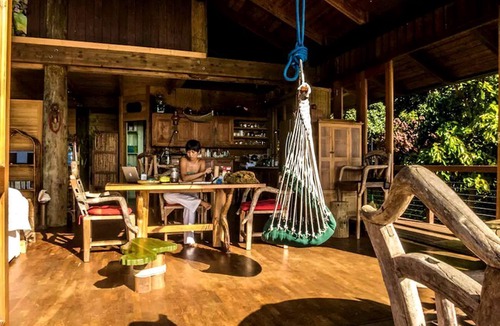 Pauwela House | Tropical Tree House-Style Loft Rental with Ocean Views in Haiku, Hawaii