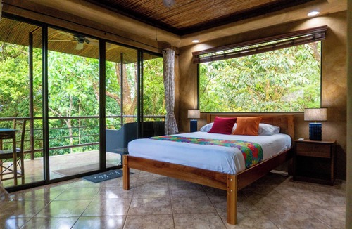 Ojochal Villa | Tropical Treehouse Villa Retreat with jungle views!