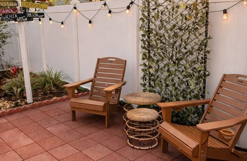 Melbourne House | Tropical Vacation POOL Home in Melbourne, 7 mins to Beach