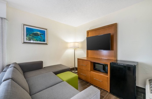 Seabreeze Park Hotel | Tropical Winds Oceanfront Hotel