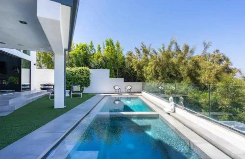 Los Angeles Apartment | Troy Hill