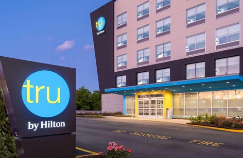 Greenbrier East Hotel | Tru By Hilton Chesapeake- Greenbrier