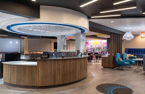 Greenbrier East Hotel | Tru By Hilton Chesapeake- Greenbrier