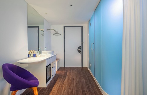 Hoa Binh Hotel | Tru by Hilton Hoa Binh City Centre