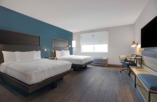 East Town Hotel | Tru By Hilton Milwaukee Downtown, WI