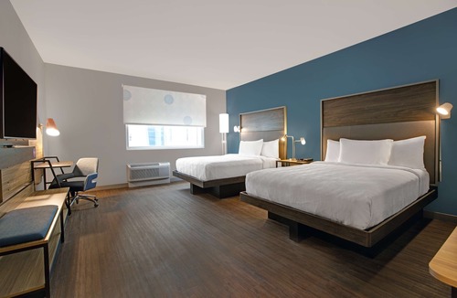 East Town Hotel | Tru By Hilton Milwaukee Downtown, WI